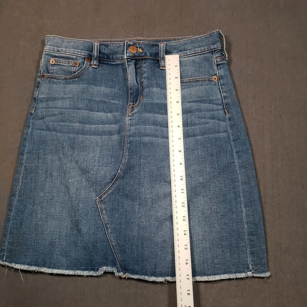 J.Crew Denim Mini Skirt Womens 6 Blue Raw Hem Asymmetrical Seam H4917 - Picture 5 of 7